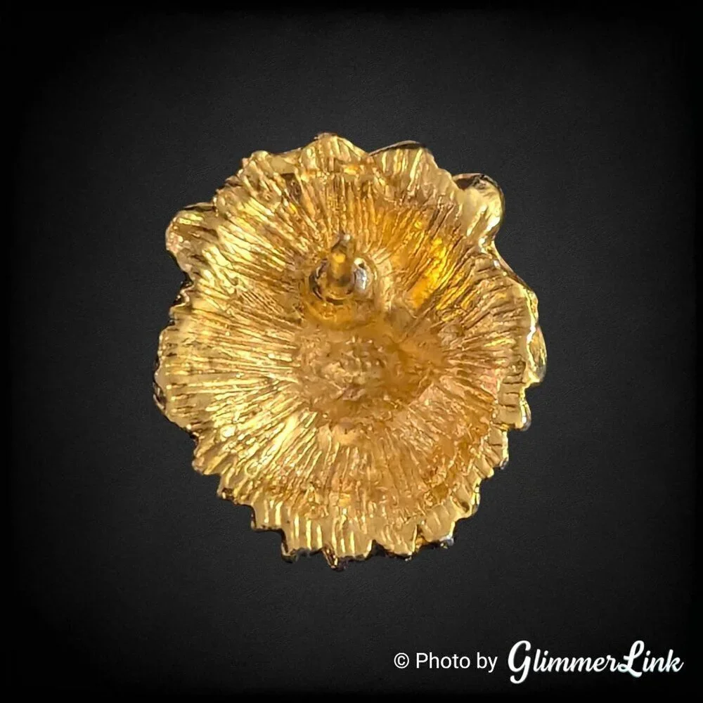Vintage Unsigned Gold Tone Lion Head Lapel Pin / Tie Tack